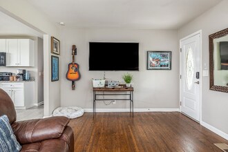 204 Edgewater Dr in Mount Juliet, TN - Foto de edificio - Building Photo