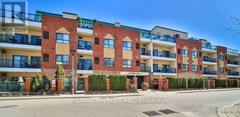 33 Wallace St in Vaughan, ON - Building Photo