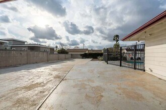 590 N Cambridge S in Orange, CA - Building Photo - Building Photo