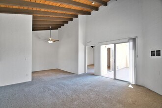 1708 Marshallfield Ln in Redondo Beach, CA - Building Photo - Building Photo