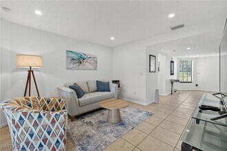 17220 Terraverde Cir, Unit 5 in Ft. Myers, FL - Building Photo - Building Photo