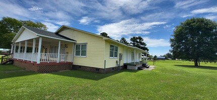 2393 Prospect Rd in Pembroke, NC - Building Photo - Building Photo