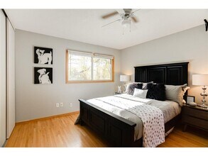821 Weeks Ave SE in Minneapolis, MN - Building Photo - Building Photo