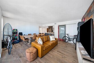 1541 Brickell Ave in Miami, FL - Building Photo - Building Photo