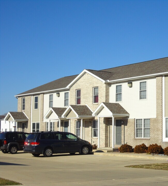 1106 Lockenvitz Ln, Unit 1 in Bloomington, IL - Building Photo - Building Photo