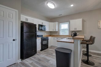 227 Saint Elmo Cir in Adairsville, GA - Building Photo - Building Photo