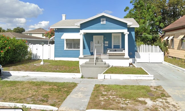 property at 2721 W Kathleen St
