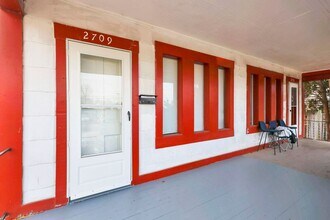 2709-2711-2711 Sullivant Ave in Columbus, OH - Building Photo - Building Photo