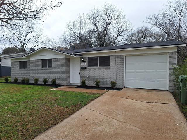 1908 Alan-A-Dale Rd in Arlington, TX - Building Photo - Building Photo