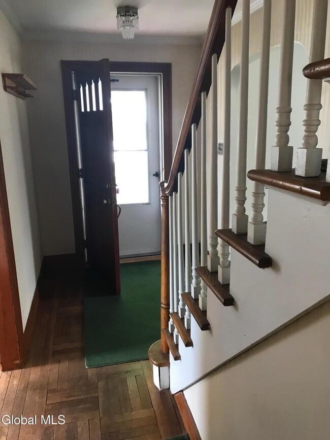 52 Walnut St in Saratoga Springs, NY - Building Photo - Building Photo