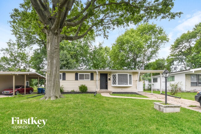 530 Bardot Dr in Florissant, MO - Building Photo - Building Photo