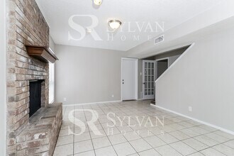 7301 Scenic Brook Dr in Austin, TX - Building Photo - Building Photo