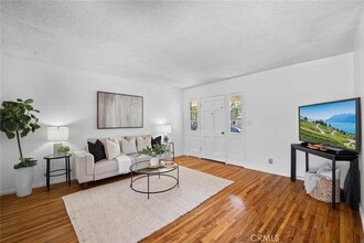 9619 Wampler St in Pico Rivera, CA - Foto de edificio - Building Photo