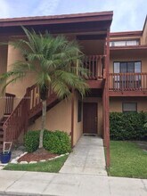 604 Lakeview Dr E in Royal Palm Beach, FL - Building Photo - Building Photo