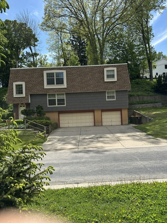 1331 Martha Washington Dr, Unit Lower Unit