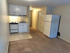 61 Fairmount St, Unit 6 in Marlborough, MA - Foto de edificio - Building Photo