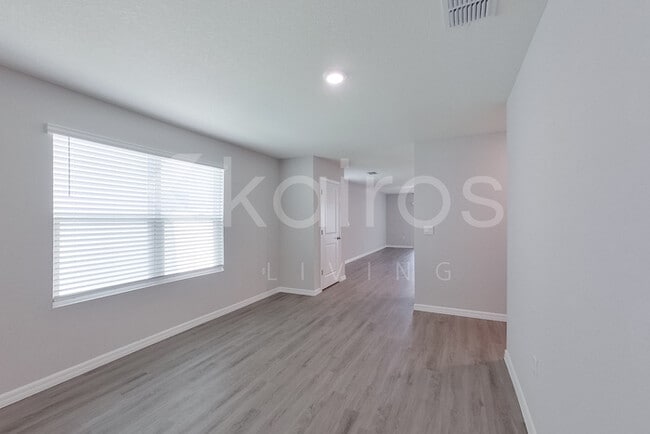 8700 SW 43rd Ter in Ocala, FL - Foto de edificio - Building Photo