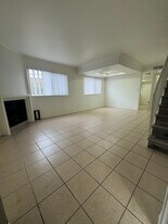 13012 Riverside Dr in Los Angeles, CA - Building Photo