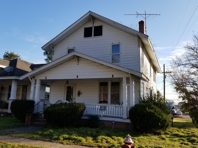 318 S Dyer St in Elizabeth City, NC - Building Photo - Building Photo