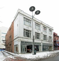 9 W Cass St in Joliet, IL - Building Photo