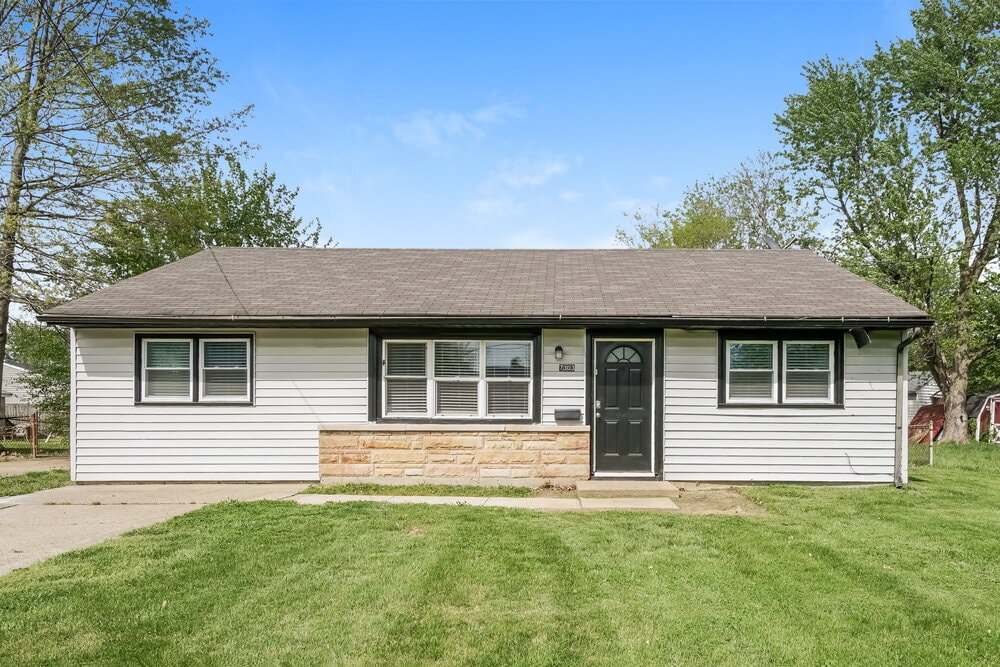 7303 Dunkirk Ln in Louisville, KY - Building Photo