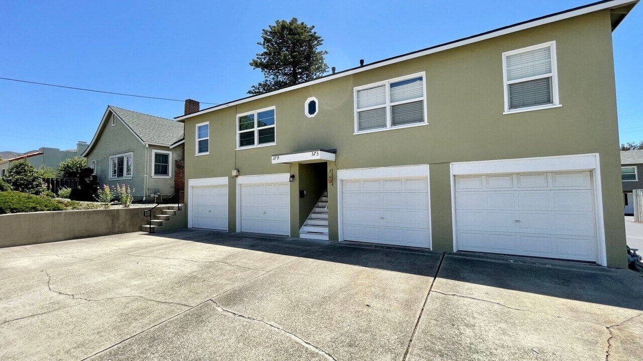 379 Pismo St in San Luis Obispo, CA - Building Photo