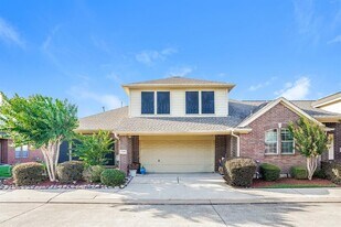1719 Village Townhome Dr in Pasadena, TX - Building Photo