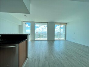 244 Biscayne Blvd, Unit 4104 in Miami, FL - Building Photo - Building Photo