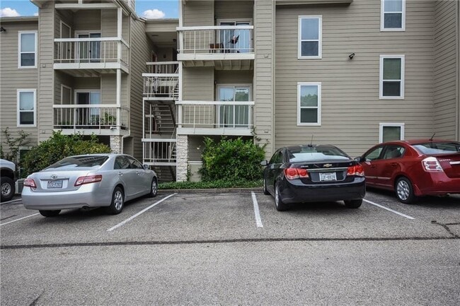 114 E 31st St in Austin, TX - Foto de edificio - Building Photo