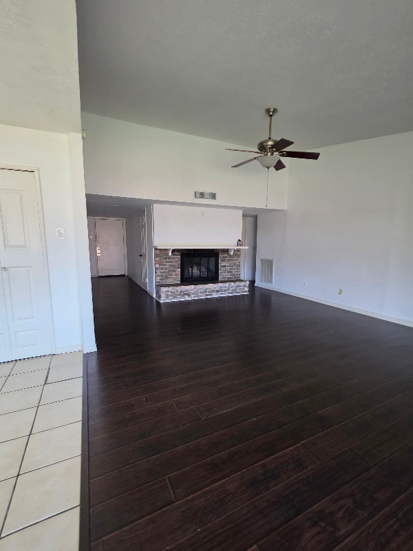 3011 Lockwood Cir in Carrollton, TX - Foto de edificio - Building Photo