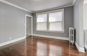 7923 S Clyde Ave, Unit Clyde SS 2 in Chicago, IL - Building Photo - Building Photo