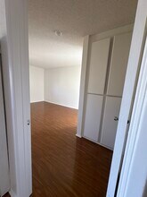 6925 Haskell Ave in Los Angeles, CA - Building Photo - Building Photo