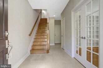 716 Annie Rose Ave in Alexandria, VA - Building Photo - Building Photo