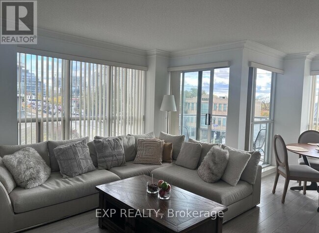 property at 2 Clairtrell Rd