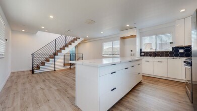 1433 Westmoreland Ave in Los Angeles, CA - Building Photo - Building Photo