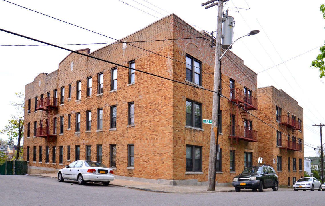 86 Convent Pl in Yonkers, NY - Foto de edificio