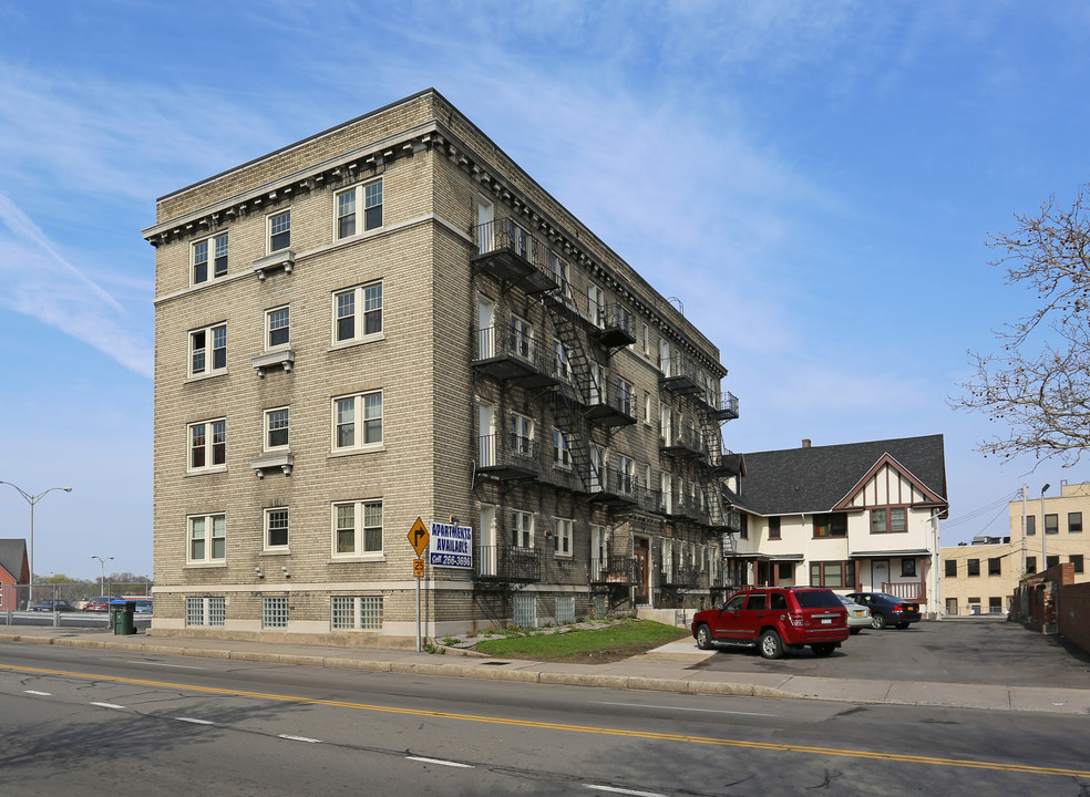 185 Alexander St in Rochester, NY - Building Photo