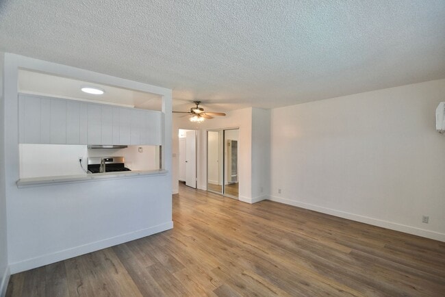 12255 Burbank Blvd, Unit 222 in Los Angeles, CA - Building Photo - Building Photo