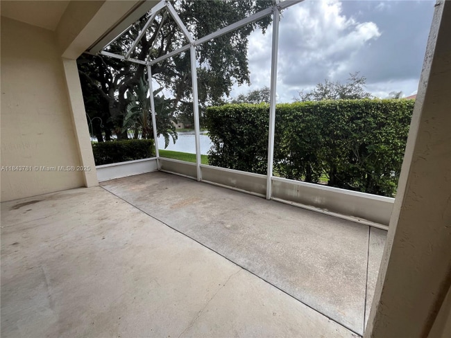 16125 Opal Creek Dr in Weston, FL - Foto de edificio - Building Photo