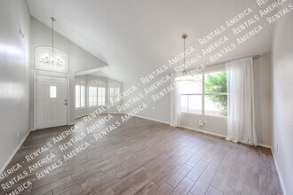 153 S Garnet Rd in Gilbert, AZ - Building Photo - Building Photo