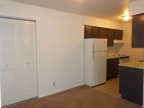Charleston Boulevard Apartments Macomb Il For Rent Illinois Kitchen Charleston Boulevard Apartments In Macomb