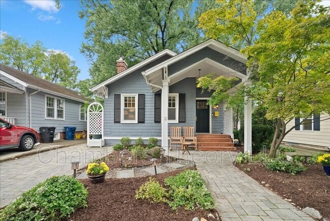 property at 23 E Walnut St
