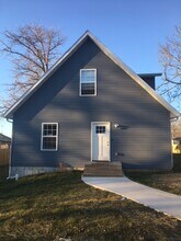 1300 W Walnut St, Unit JA in Springfield, MO - Building Photo - Building Photo