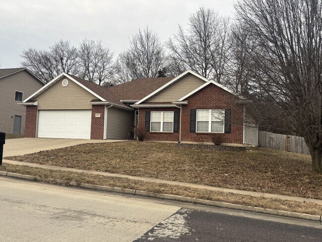 5507 Sandrock Dr in Columbia, MO - Building Photo - Building Photo