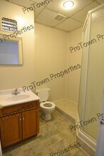 213 N Hickory St, Unit 2N in Joliet, IL - Building Photo - Building Photo