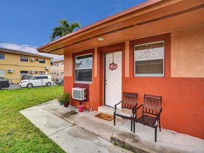 1050 W 28th St in Hialeah, FL - Building Photo - Building Photo