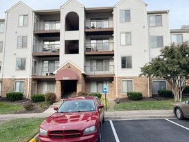 8465 Crozier Ct, Unit 104 in Manassas, VA - Building Photo