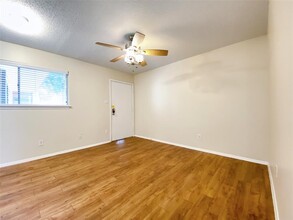 2800 Swisher St in Austin, TX - Building Photo - Building Photo