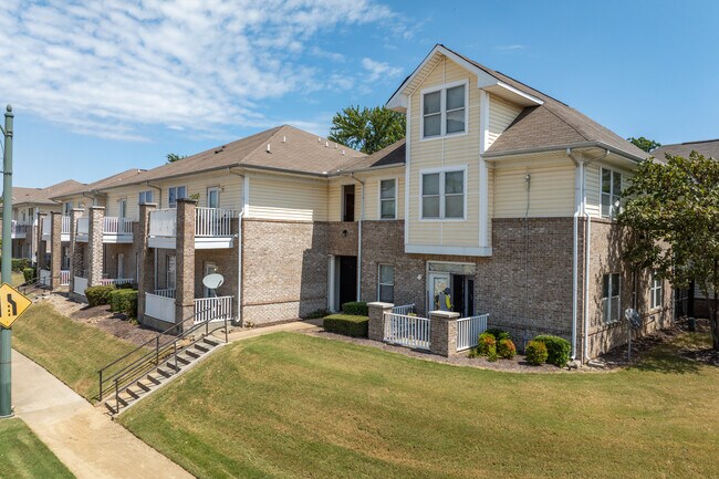 Uptown Village Apartments in Memphis, TN - Building Photo - Building Photo