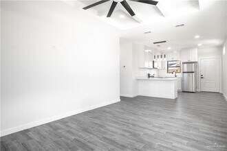 2104 E Viviana St in Edinburg, TX - Building Photo - Building Photo